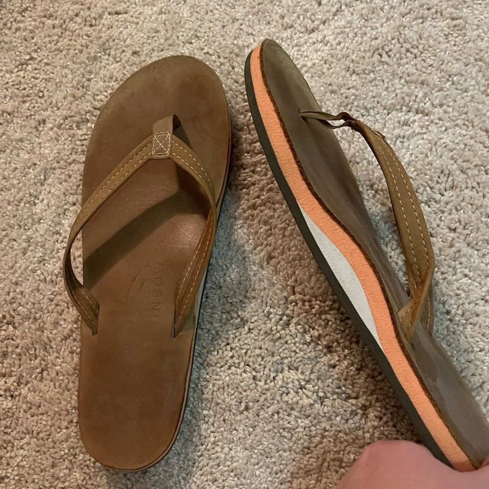 Rainbow flip flop with peach arch. Fits 8.5-9 W